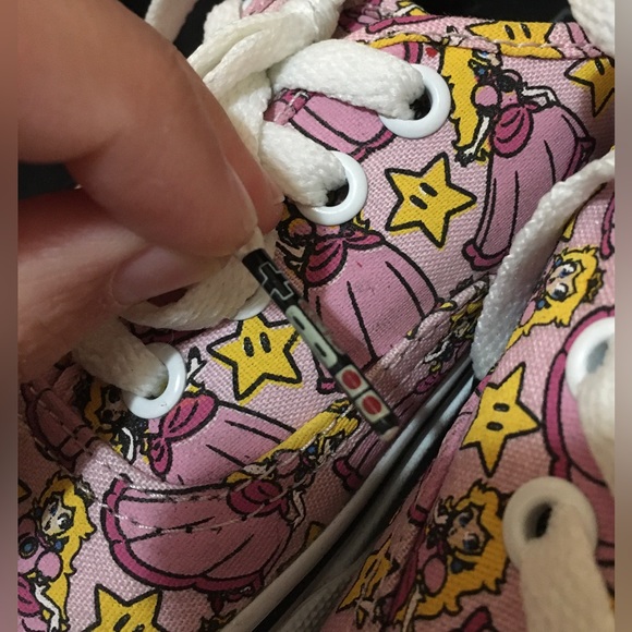 Vans - Unisex Limited Edition Princess Peach Sneakers - Womens 6.5 - Mens 5 - Picture 3 of 11